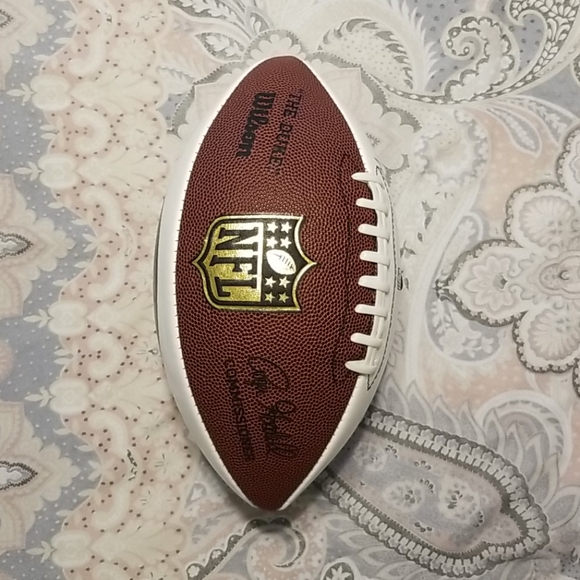 Autograph Football - Picture 2 of 4